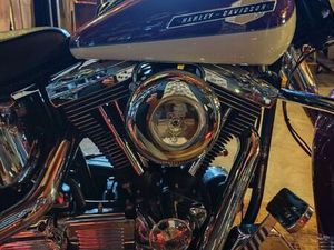 UMA HARLEY SOFTAIL HERITAGE CLASSIC UNICA, MUITO BEM ESTIMADA. CAMPOLIDE