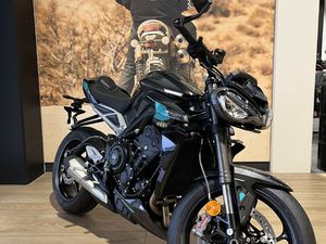 TRIUMPH STREET TRIPLE 765 RS