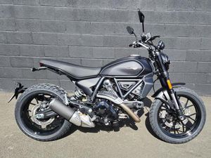 DUCATI SCRAMBLER 800 ICON DARK