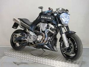 YAMAHA MT-01 STAGE III AKRAPOVIC FIRST EDITION