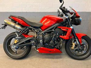 TRIUMPH STREET TRIPLE R 675 . 2011 .TOP