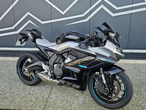 CF MOTO 675SR-R DISPO NOIR OU GRIS