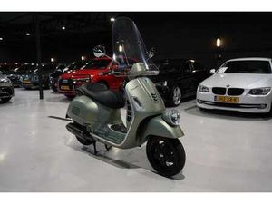 VESPA GTV 300 SCOOTER SEI GIORNI LE LIMETIS EDTION NR.2084 GROEN