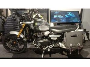 VENDO TRIUMPH SCRAMBLER 1200 XE (2021 - 23) USATA A GENOVA (CODICE 9910159) - MOTO.IT