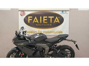 VENDO TRIUMPH DAYTONA 660 (2024 - 26) USATA A PESCARA (CODICE 9857329) - MOTO.IT
