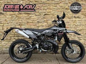 SHERCO SM-RS HRD SUPERMOTO, 50 CC MOPED, LEARNER LEGAL, BRAND NEW & IN STOCK