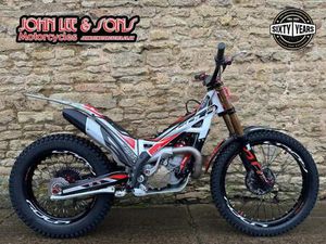 TRS ONE-RR 300 CC GOLD EDITION, 2023 MODEL, ROAD REGISTERED, FANTASTIC CONDITION