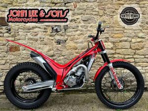 GAS GAS TXT 300 CC RACING TRIALS BIKE, 2025 MODEL, IN STOCK & £1800.00 DISCOUNT