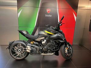 DUCATI DIAVEL V4 ROADSTER 2026 LATEST COLOUR! STUNNING! IN STOCK NOW! 5.9% APR