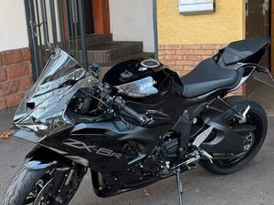 KAWASAKI NINJA ZX6R 2025