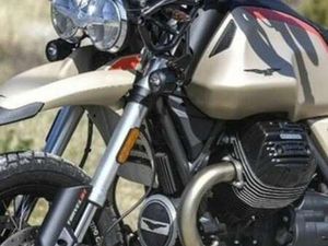 MOTO GUZZI V 85 TT TRAVEL
