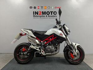 BENELLI TORNADO NAKED T 125 2018 (68) BENELLI TNT IN WHITE WITH ONLY 2,551 MILES 125 CC