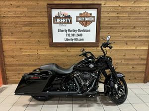 2023 HARLEY-DAVIDSON® ROAD KING® SPECIAL VIVID BLACK FLHRXS