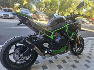 KAWASAKI Z KAWASAKI ZH2 SE SUPERNAKED →