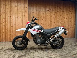 YAMAHA XT 660