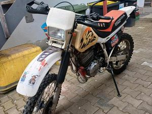 HONDA XR600