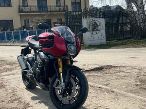 TRIUMPH SPEED TRIPLE