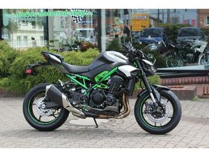 KAWASAKI Z900 / 70 KW ODER 35 KW / FÜRERSCHEINBONUS
