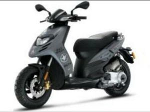 PIAGGIO TYPHOON 125CC 4T 150CC LEADER SKR RUNNER ZIP — SCOOTERS | PIAGGIO — MARKTPLAATS