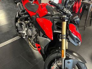 DUCATI STREETFIGHTER V2 CARBON EDITION