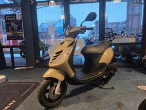 PIAGGIO ZIP, SP-LOOK .. LAGER BIEDEN HEEFT GEEN ZIN — SCOOTERS | PIAGGIO — MARKTPLAATS