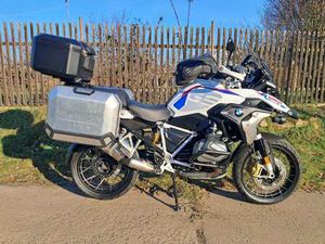 BMW R 1250 GS RALLYE 1. MAJITEL, PO VELKÉM SERVISE
