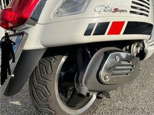 VESPA 300 GTS SUPER SPORT