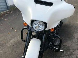 HARLEY-DAVIDSON STREET GLIDE