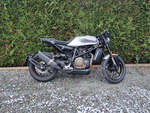 ② HUSQVARNA VITPILEN 701