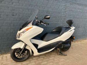 ② HONDA FORZA 300 2014 8712KM MET GARANTIE