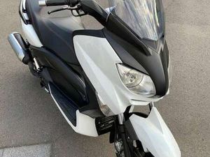 YAMAHA X-MAX 125