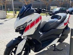 YAMAHA - XMAX 300