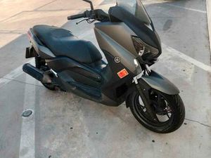 YAMAHA - XMAX