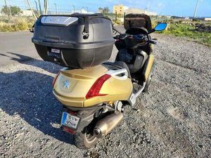 PEUGEOT - METROPOLIS