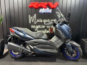 YAMAHA XMAX 250