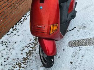 ② PIAGGIO SKR 125 CC 2 TAKT 8700KM TELLER!
