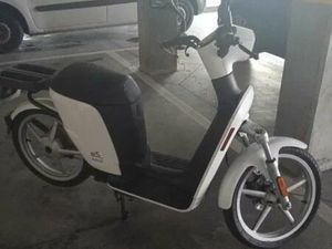 MOTO ELÉCTRICA 50 CC AJUDA