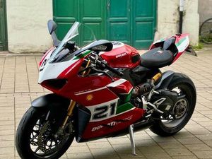 ② DUCATI PANIGALE V2