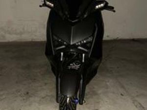 YAMAHA X-MAX 125 - 2025