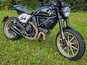 DUCATI SCRAMBLER 800 CAFE RACER