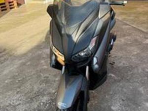 YAMAHA X MAX 400