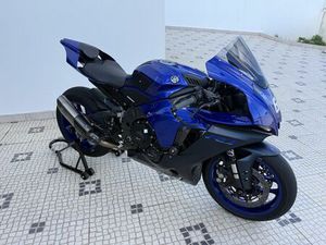 YAMAHA R1 RACE BLUE QUELFES
