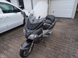 VERKAUFE EINE PIAGGIO X9 125