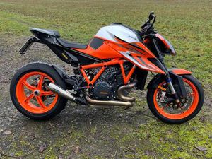 KTM 1290 SUPER DUKE R EVO
