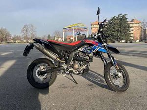 APRILIA SX 125 SILVER ALIEN