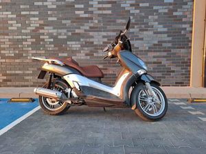 YAMAHA X-CITY 250 – ZADBANY, PO DUŻYM SERWISIE, BEZ WKLADU+KUFER+SZYBA WROCLAW KRZYKI