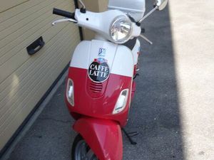 CAFE LATTE-SAMMLER-VESPA LX4/50 CCM- 65KM/H- MIT 14500KM
