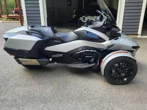 CAN-AM SPYDER RT