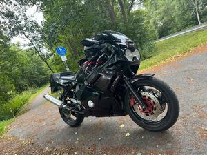 YAMAHA FZR 600 - 95DB EINGETRAGEN - TÜV BIS 2027