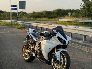 YAMAHA R1 RN225 FACELIFT TCS